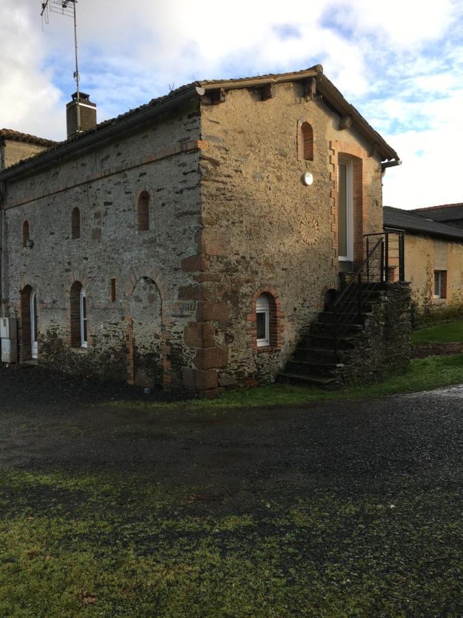 Cabanes Et Studios A La Bernardiere Sevremoine Bagian luar foto